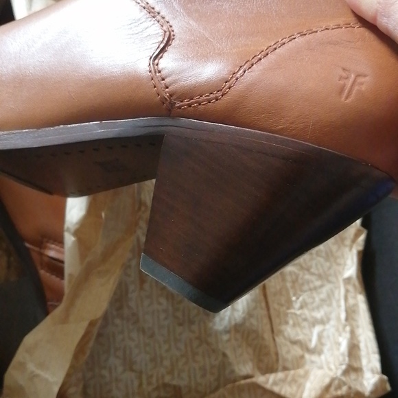 Short Sale New Frye heel boots Sz 7.5 - Picture 2 of 10